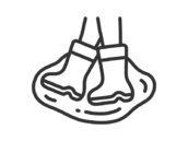 長靴で入る、水たまりのアイコン（線画）の無料イラスト｜透過PNG・商用利用OK