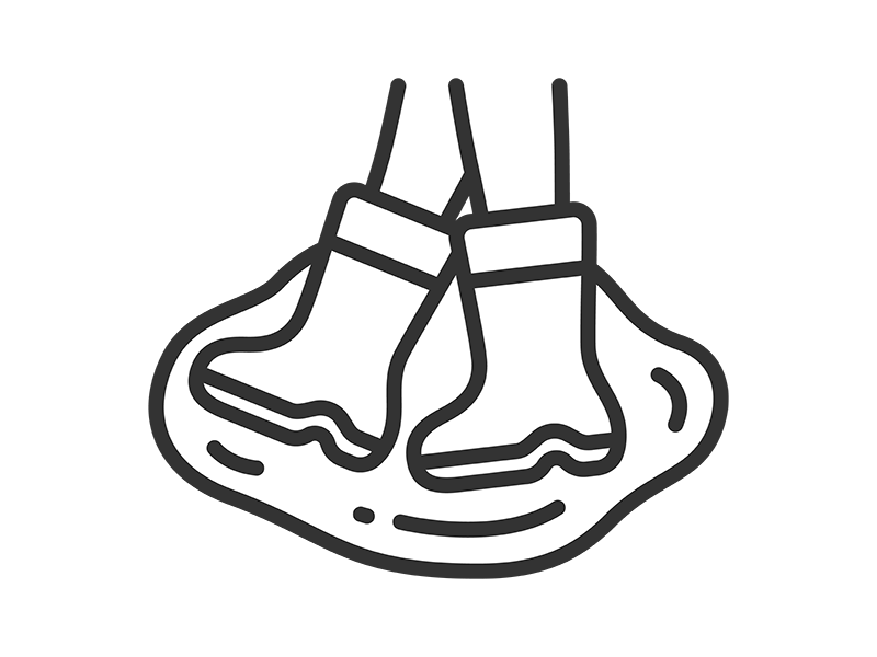 長靴で入る、水たまりのアイコン（線画）の無料イラスト｜透過PNG・商用利用OK